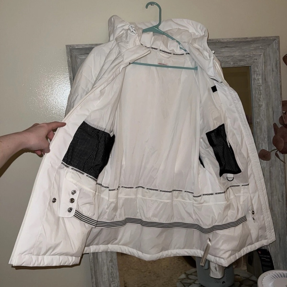 NWOT Free People FP Movement All Prepped Ski Jacket White $428.00 Size: Large - Picture 8 of 12